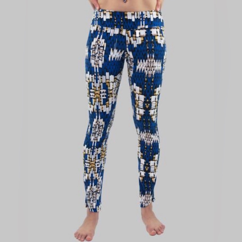 Satva Living Anya Leggings Weave Print Organic athleisure running hiking yoga